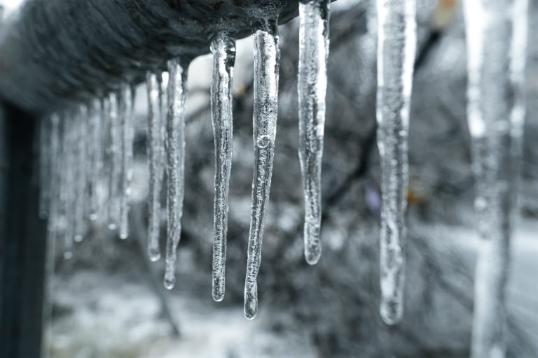 How to Tell If Your Pipes Are Frozen