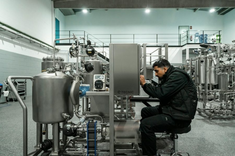 Commercial facility maintenance for plumbing and mechanical systems